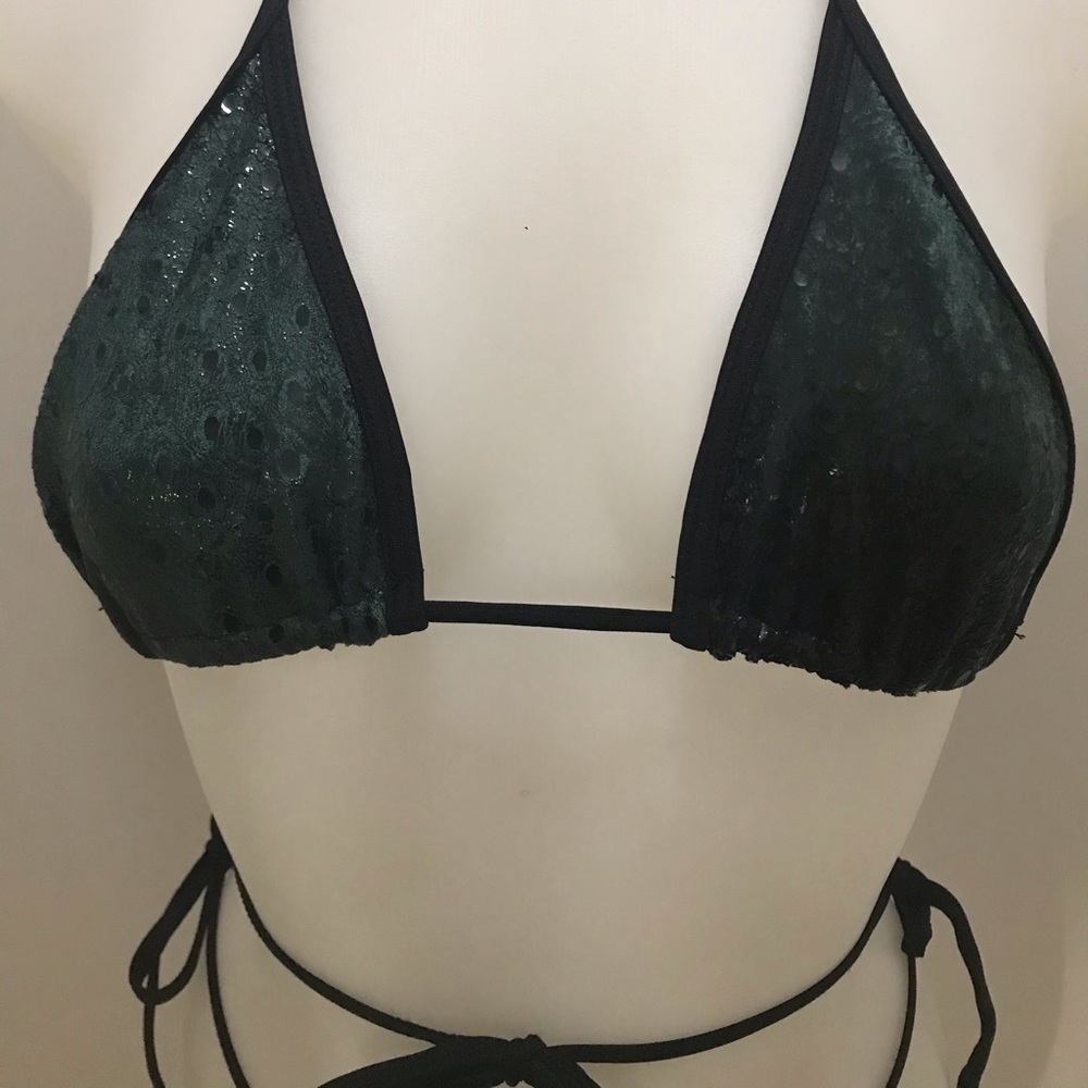 Bikini - Picture 2 of 6